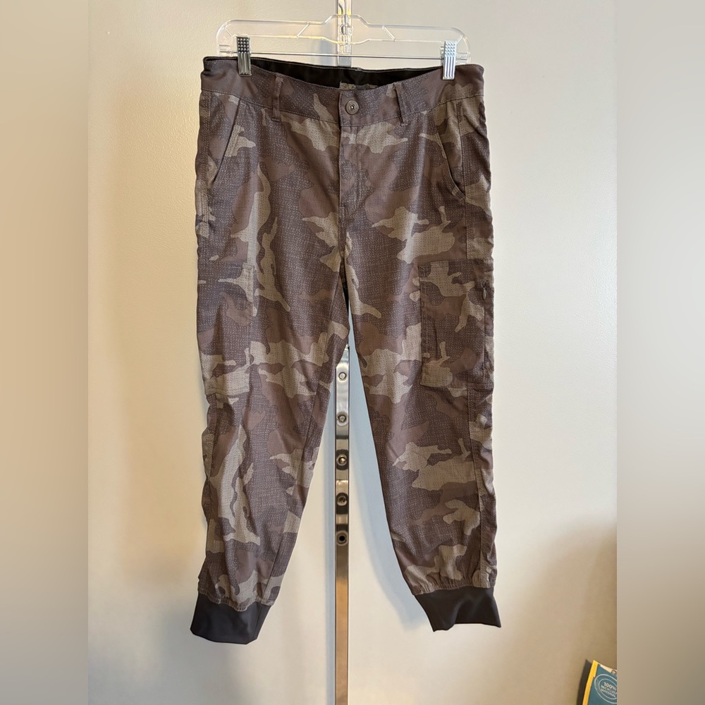 Prana Women's Sky Canyon Jogger Pants Sz 10 Sage Camo Zippered Pockets Hiking
